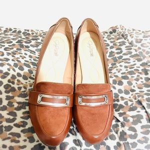 Beautiful shoes never worn. Jaclyn Smith brand. New without tags.